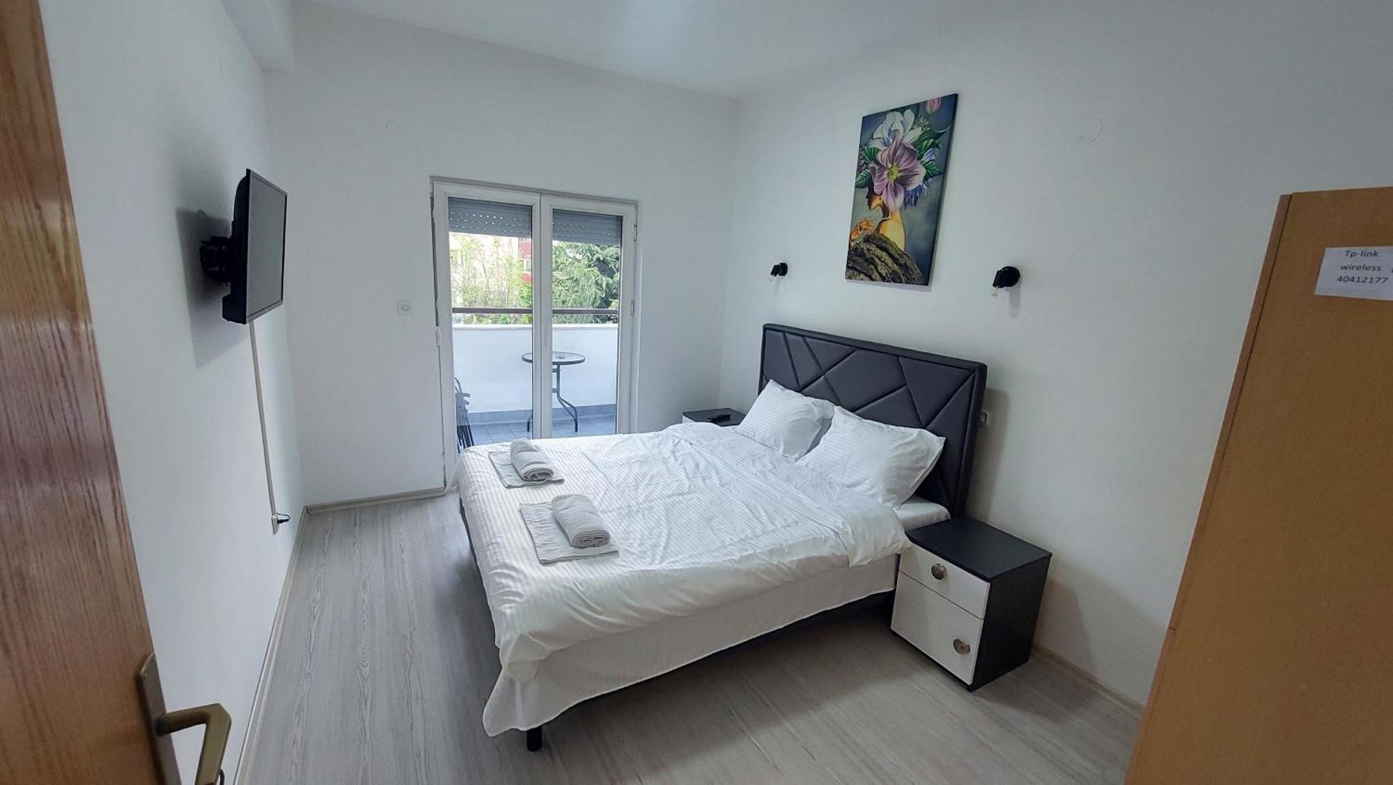 Apartment Petreski 1 *