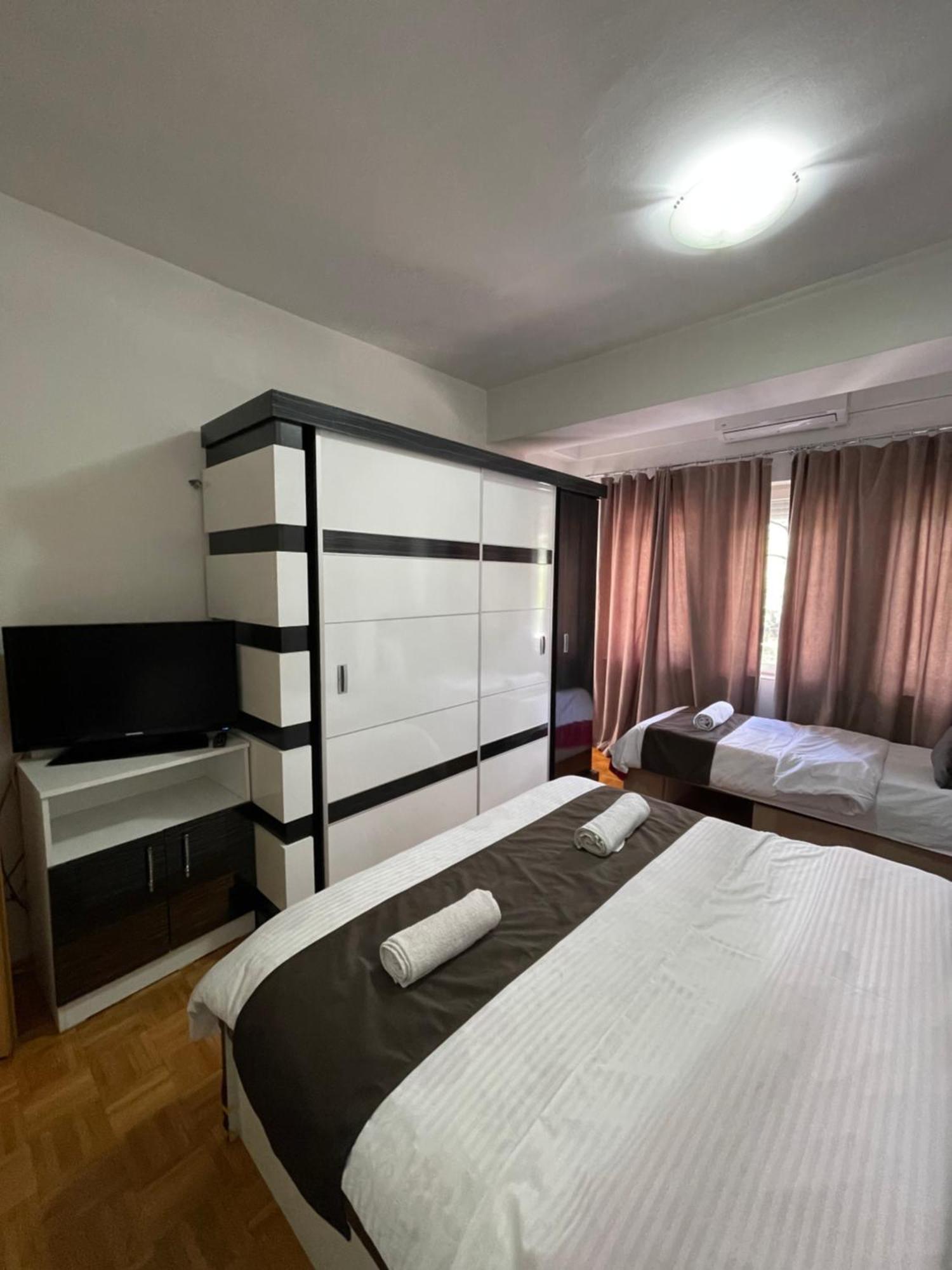 Apartment Petreski 1 *